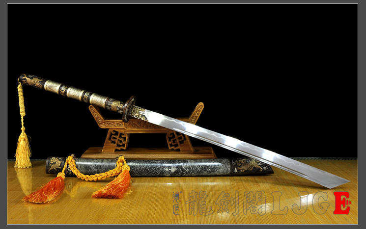 古兵器   武具　刀装具　日本刀　模造刀   居合刀『青影康熙』 Amazon.co.jp: 古兵器 武具 刀装具 日本刀 模造刀 居合刀 白虎王
